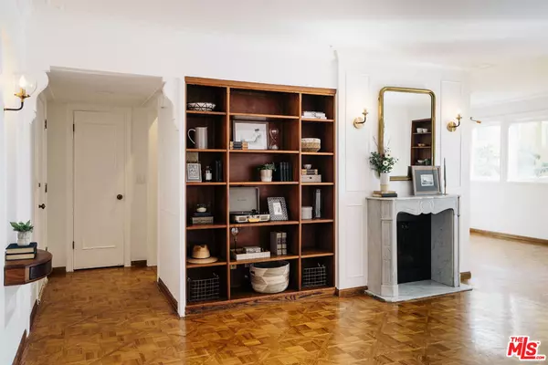 1242 S Barrington Ave #O109, Los Angeles, CA 90025
