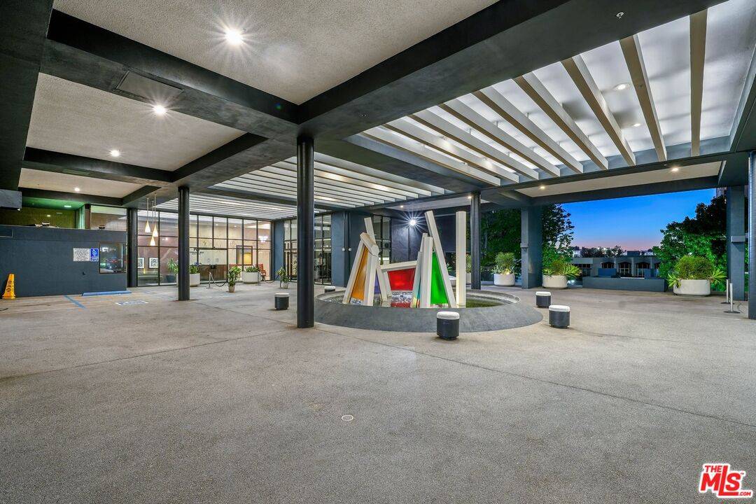 Los Angeles, CA 90012,880 W 1st St #310