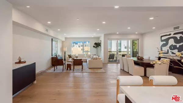 Los Angeles, CA 90049,505 Barrington #302