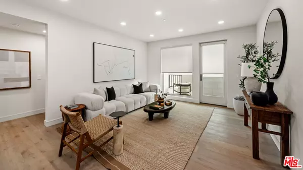 505 S Barrington Ave #108, Los Angeles, CA 90049