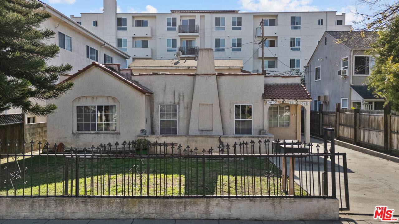 Los Angeles, CA 90034,3613 Hughes Ave