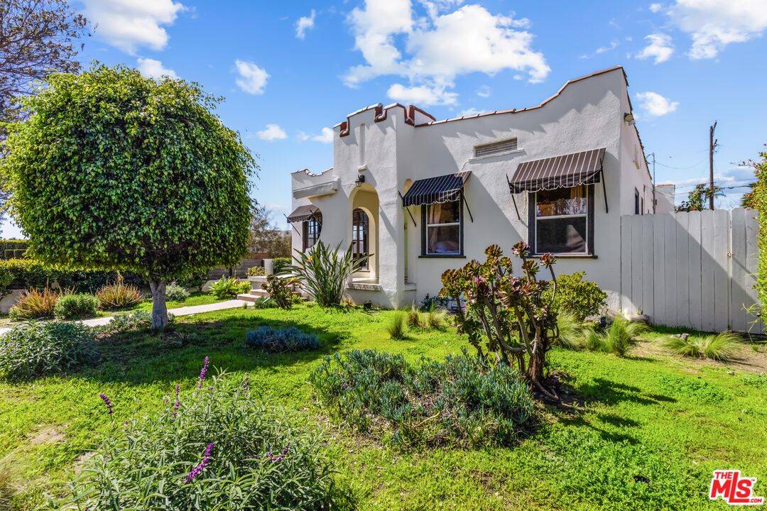 1097 S Plymouth Blvd, Los Angeles, CA 90019