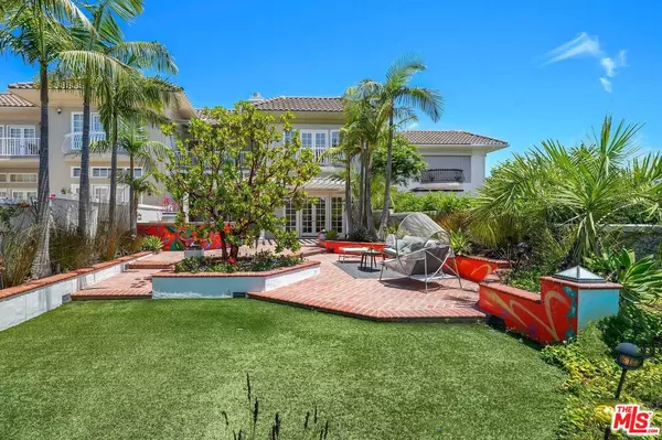Los Angeles, CA 90049,2305 Canyonback Rd