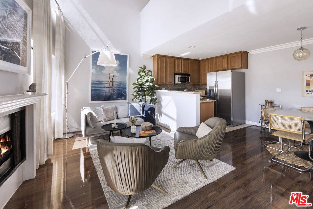 Studio City, CA 91604,4211 Arch Dr #204