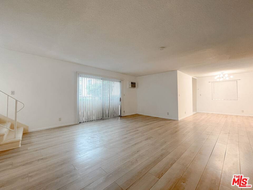 Los Angeles, CA 90069,935 N Alfred St #5