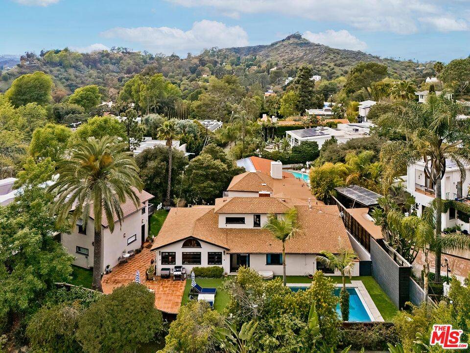 Los Angeles, CA 90046,2770 La Castana Dr