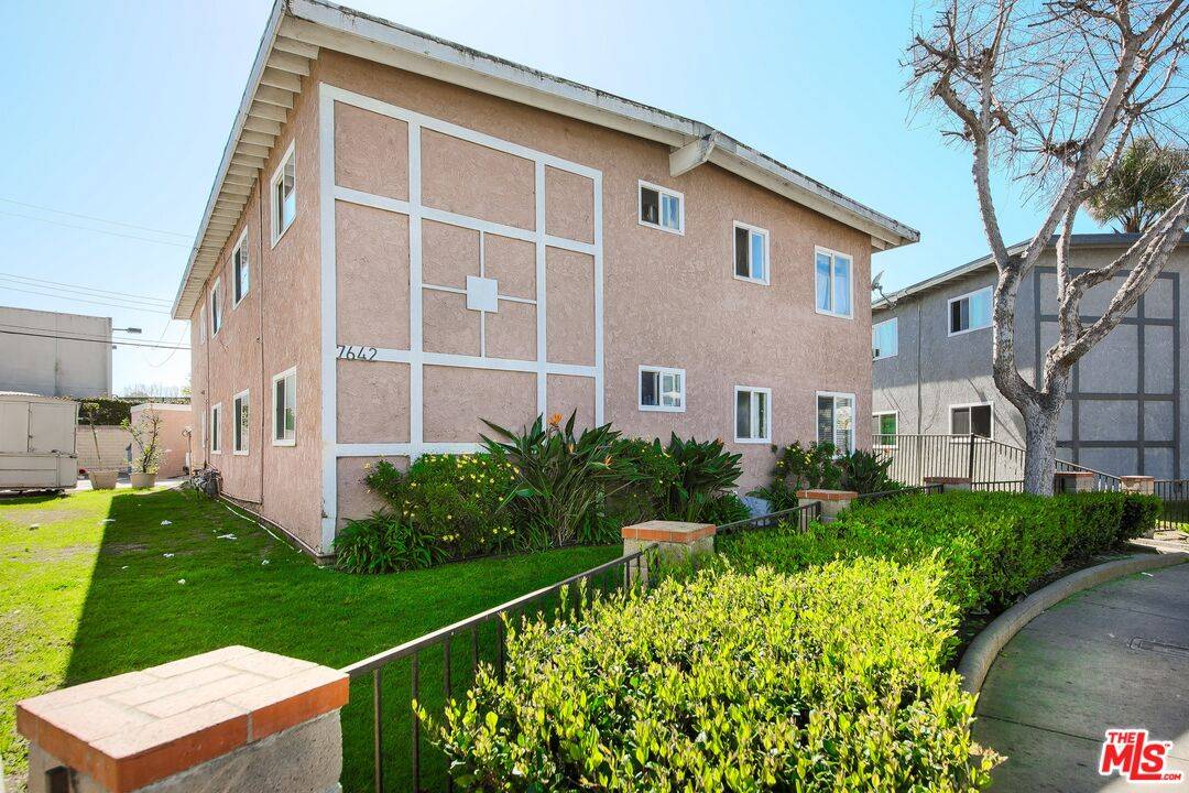 Huntington Beach, CA 92648,7642 Amberleaf Cir