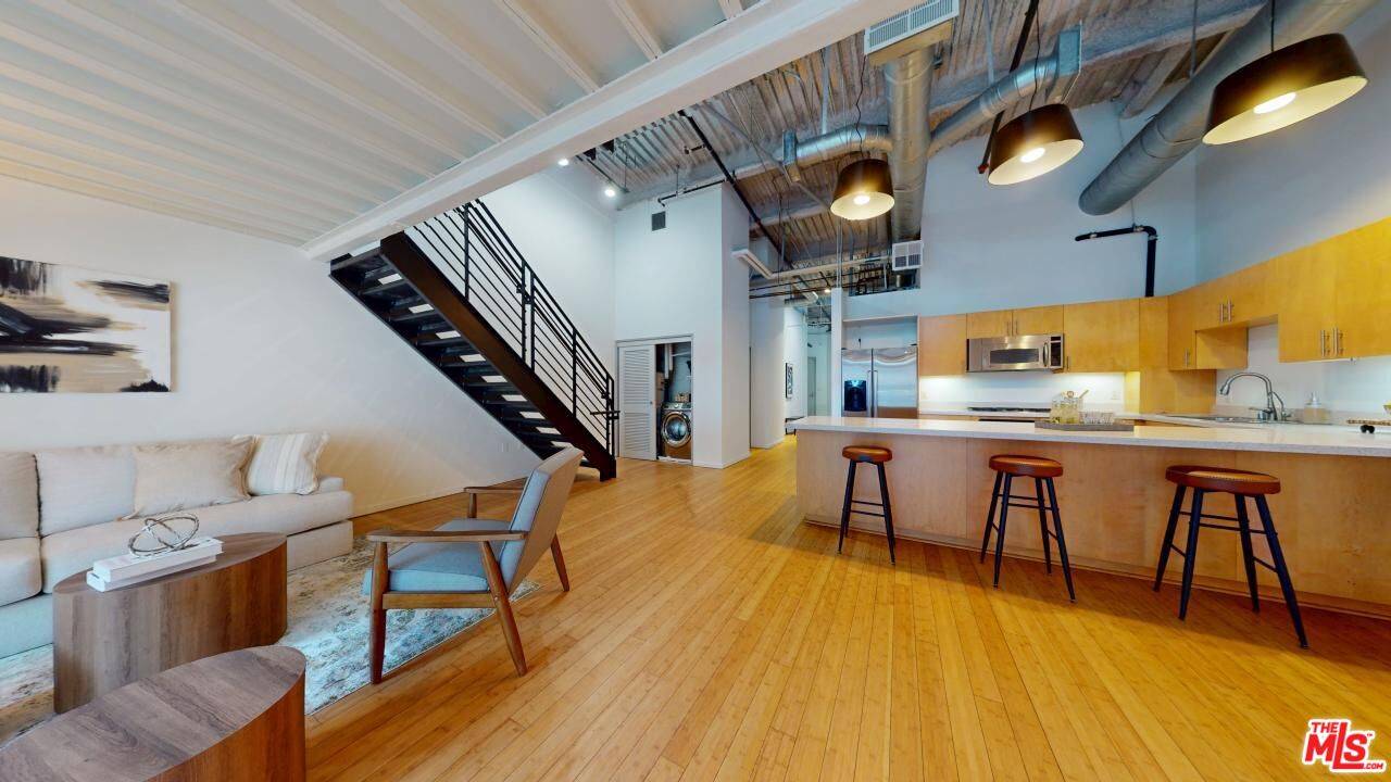 1130 S Flower St #413, Los Angeles, CA 90015