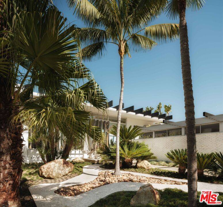 Santa Monica, CA 90402,1911 La Mesa Dr