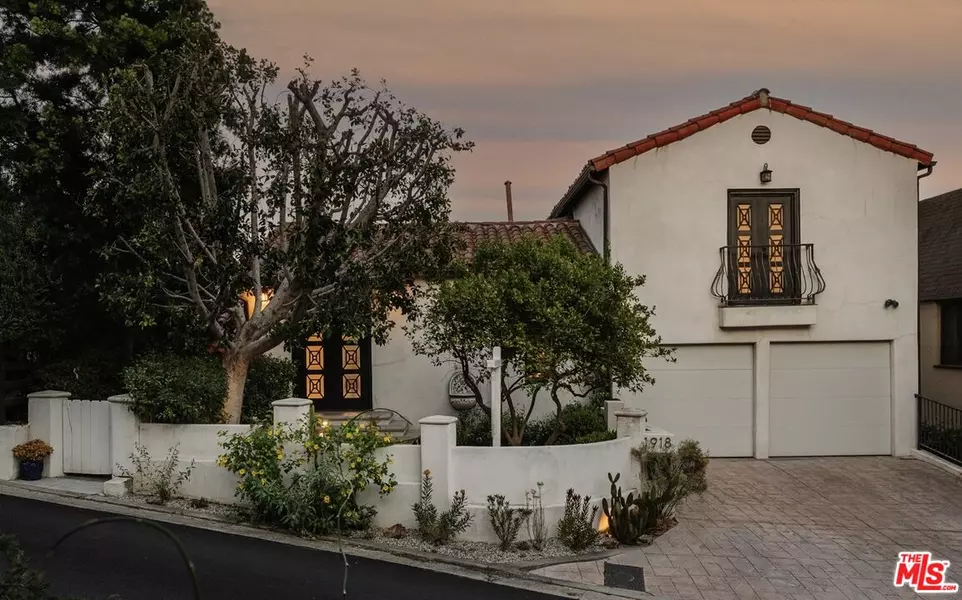 1918 Myra Ave, Los Angeles, CA 90027