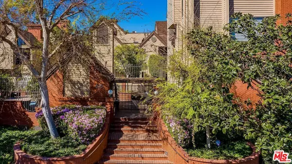 Los Angeles, CA 90005,835 S Lucerne Blvd #109