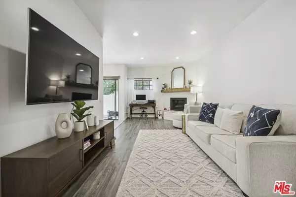 Encino, CA 91316,17914 Magnolia Blvd #121