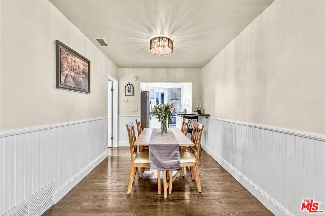 Los Angeles, CA 90049,11670 W Sunset Blvd #303