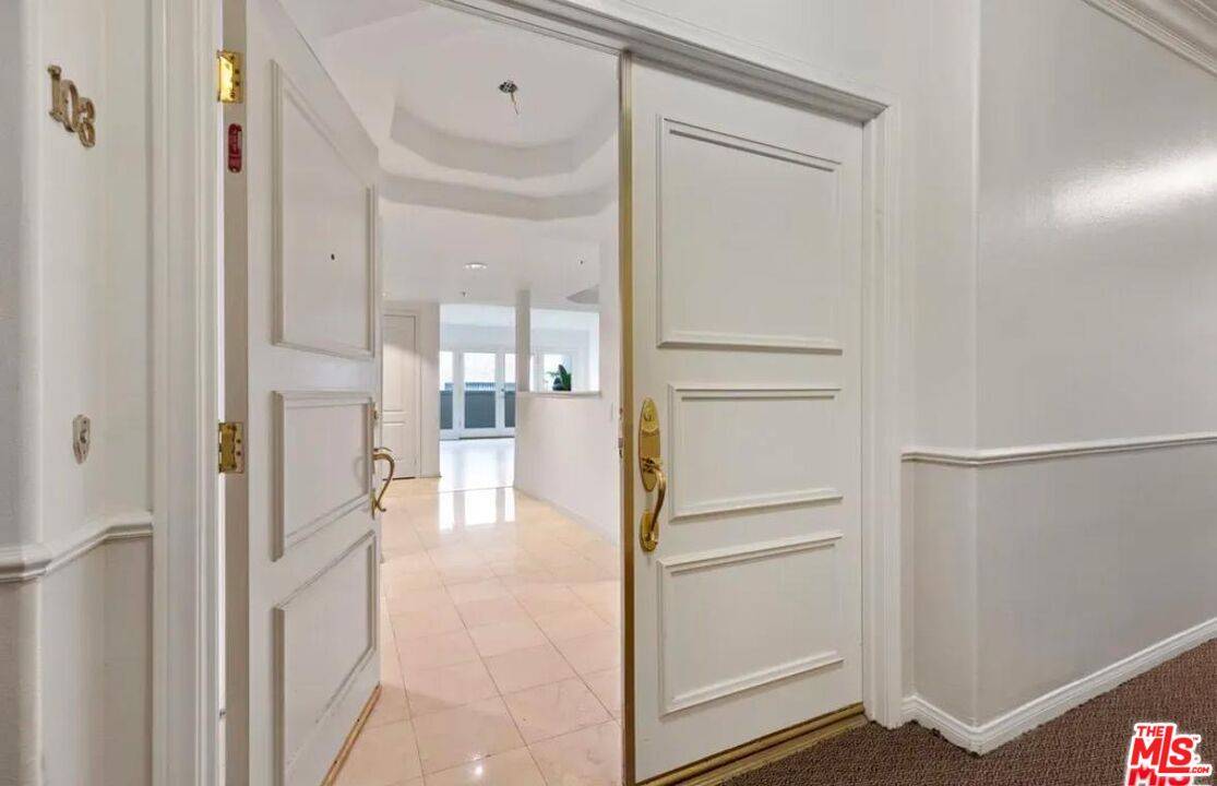 11690 Montana Ave #103, Los Angeles, CA 90049