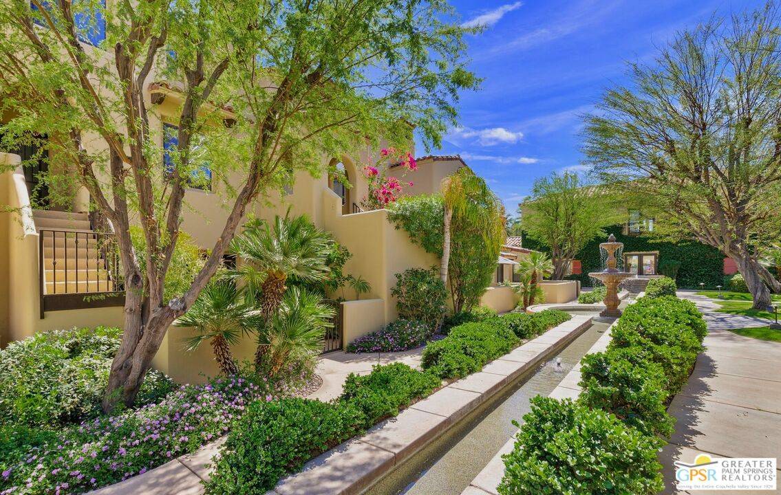 205 Villorrio Dr, Palm Springs, CA 92262