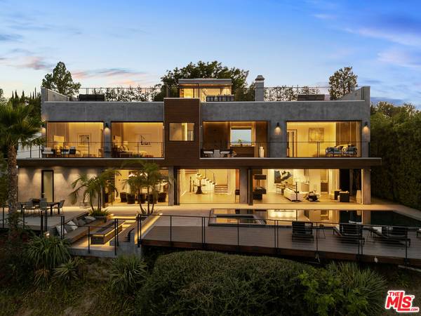 4540 Estrondo Dr, Encino, CA 91436