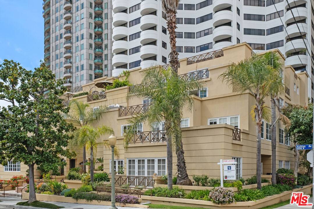 Los Angeles, CA 90024,10555 Ashton Ave #202