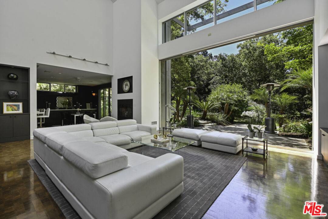 1500 Rustic Ln, Pacific Palisades, CA 90272