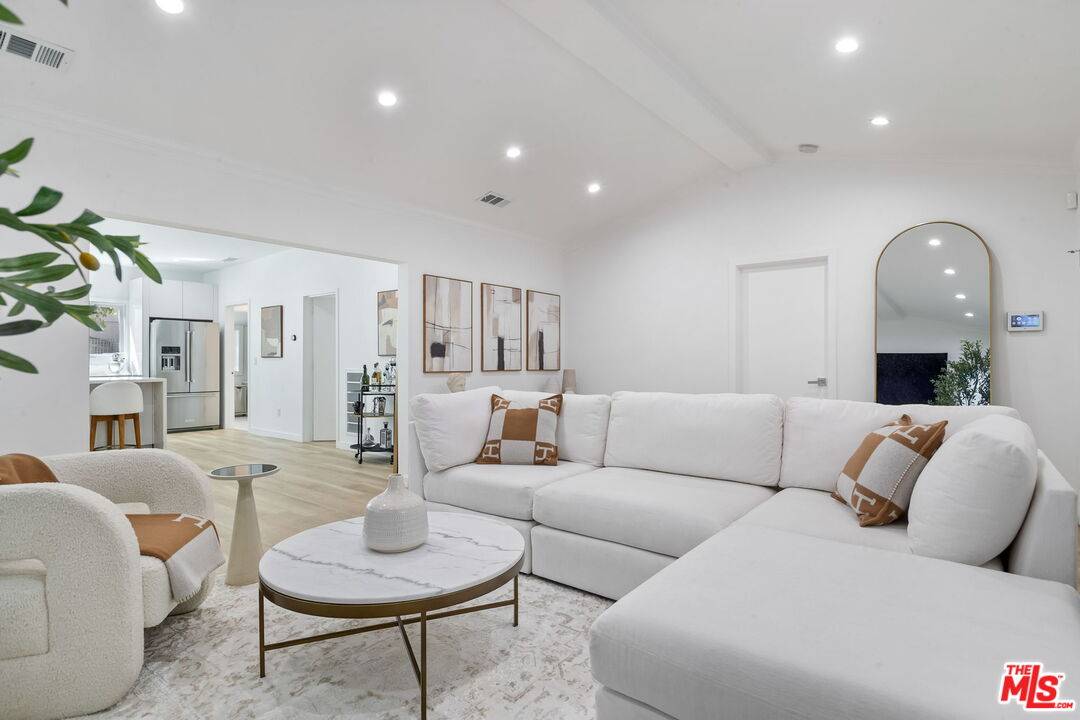 8226 Fountain Ave, West Hollywood, CA 90046