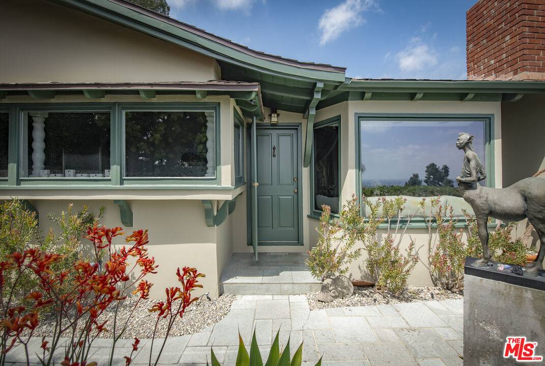 Los Angeles, CA 90068,3030 Durand Dr