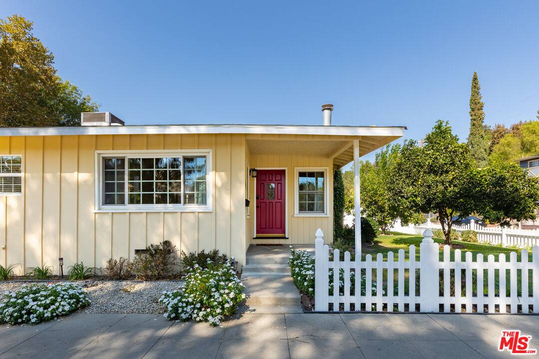 Woodland Hills, CA 91364,5131 Don Pio Dr