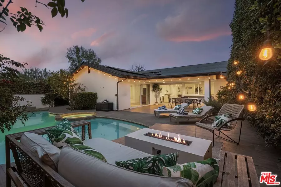 5215 Babcock Ave, Valley Village, CA 91607