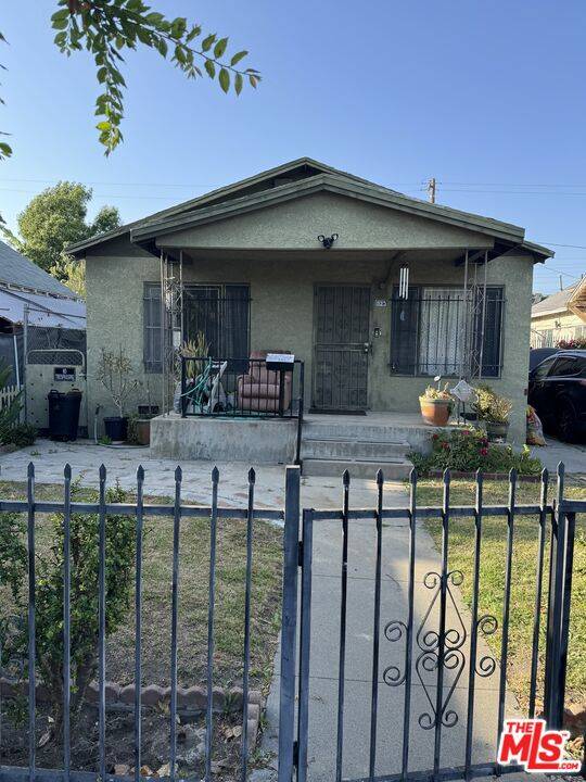 923 E 98th St, Los Angeles, CA 90002