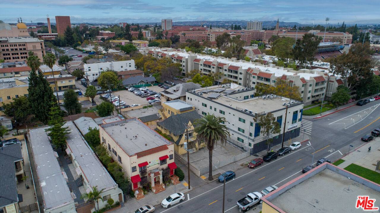 Los Angeles, CA 90007,716 W 30th St