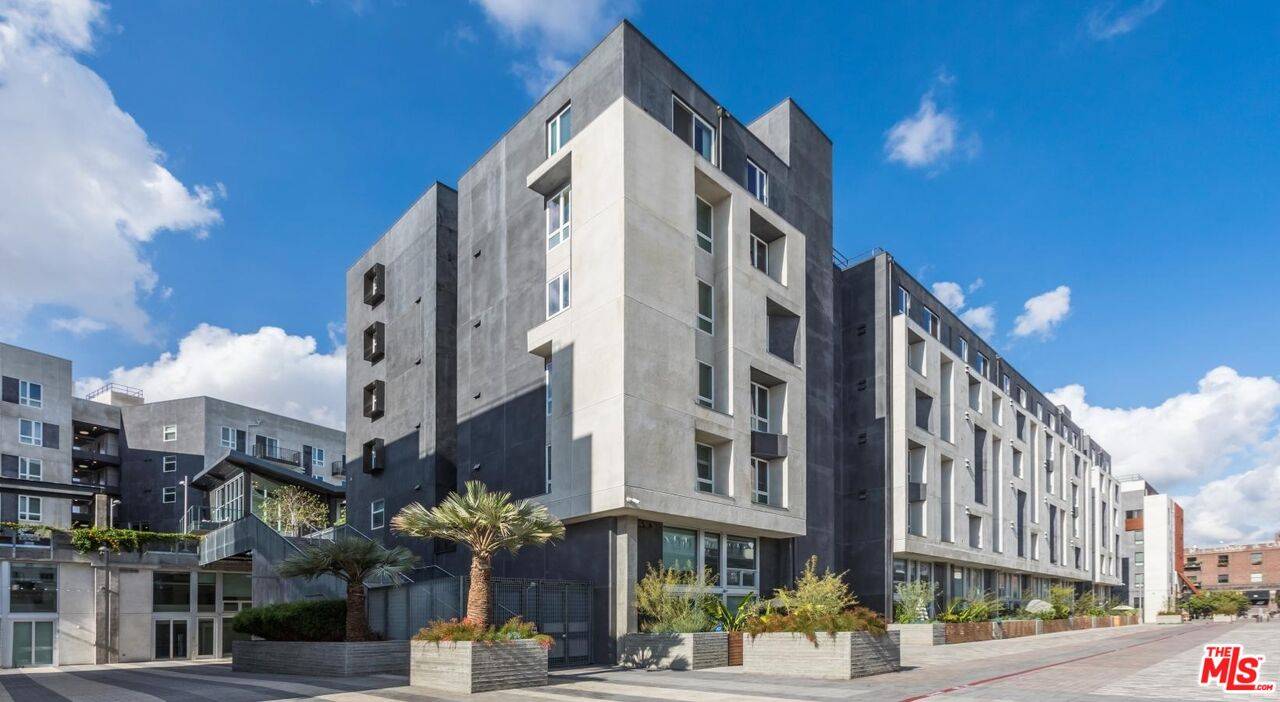 950 E 3rd St #2230, Los Angeles, CA 90013