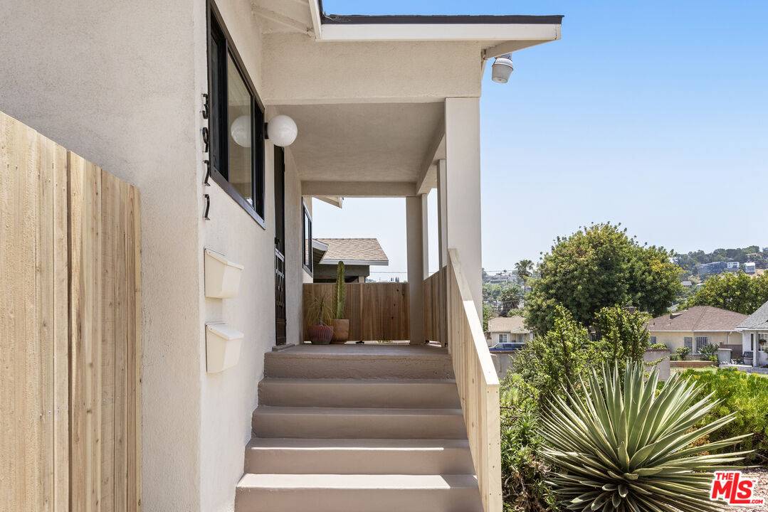 Los Angeles, CA 90065,3922 Yosemite Way