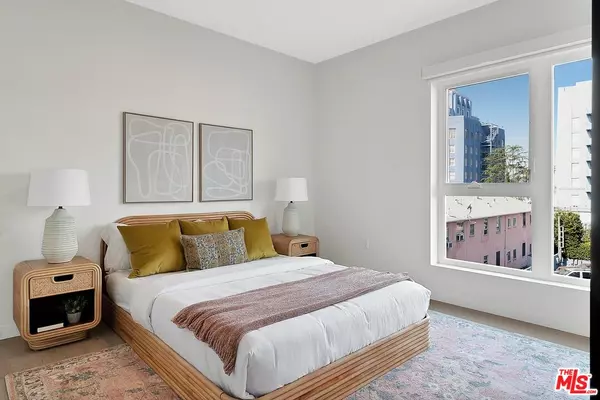 Los Angeles, CA 90027,1325 N New Hampshire Ave #308