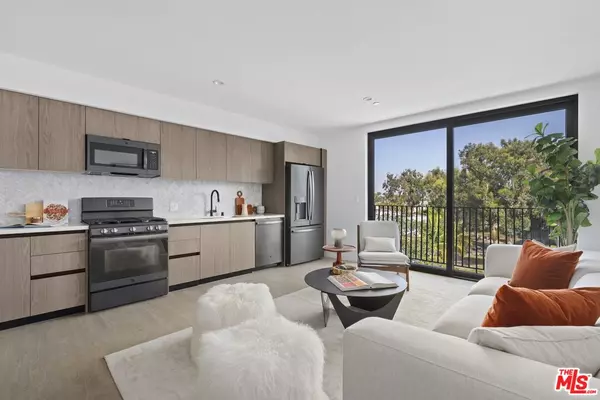 4506 Dockweiler St #203, Los Angeles, CA 90019