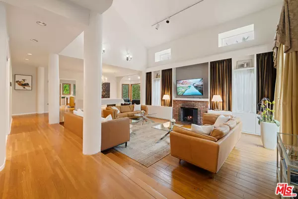 119 S Kilkea Dr, Los Angeles, CA 90048