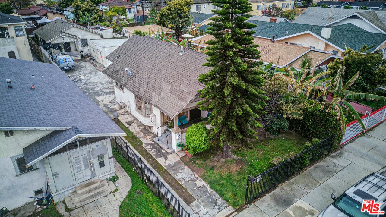 Los Angeles, CA 90044,1136 W 87th St