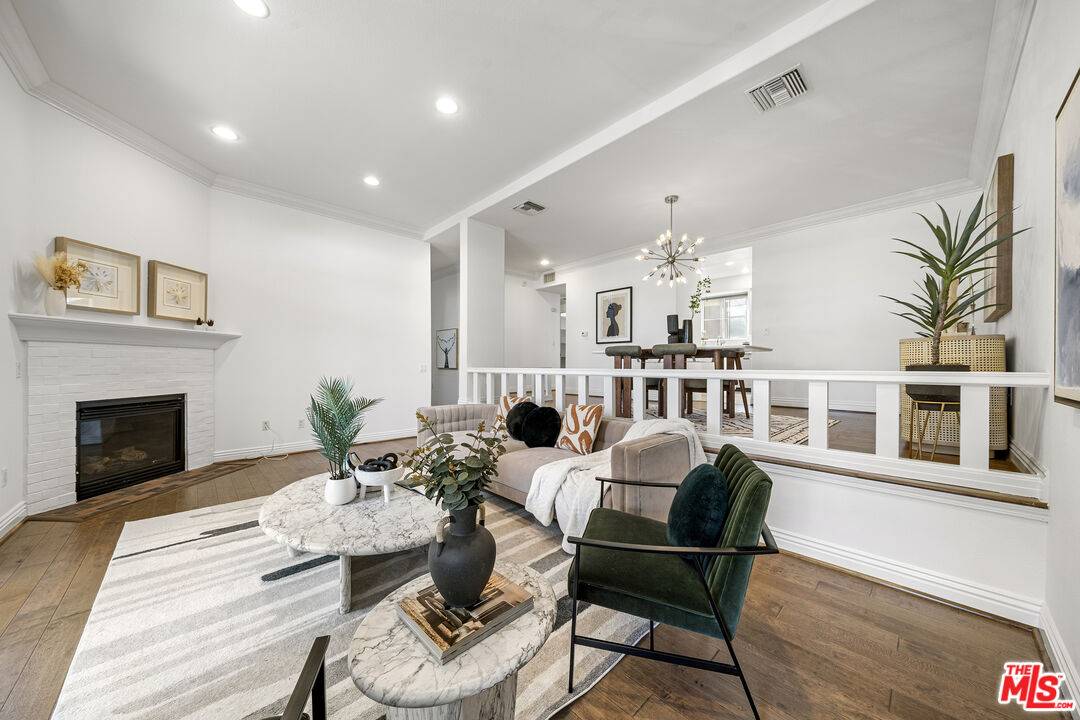 681 S Norton Ave #104, Los Angeles, CA 90005