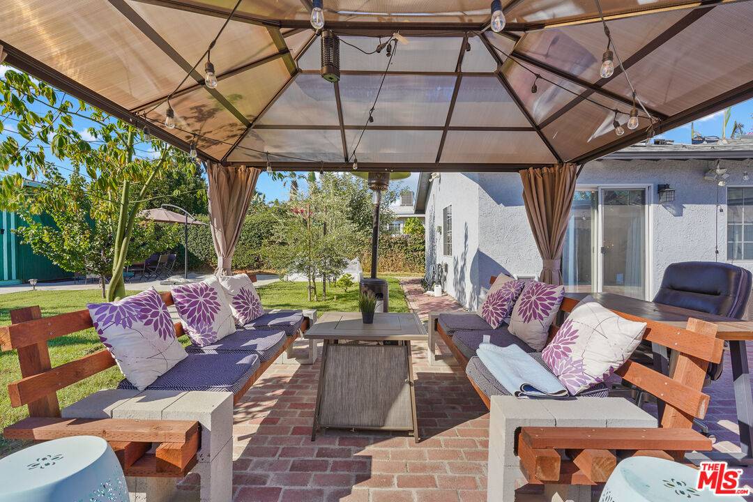 7427 Cleon Ave, Sun Valley, CA 91352