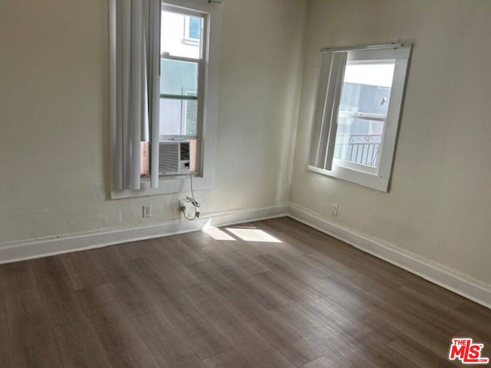 Los Angeles, CA 90018,2648 Brighton Ave