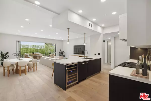 Los Angeles, CA 90049,505 S Barrington Ave #109
