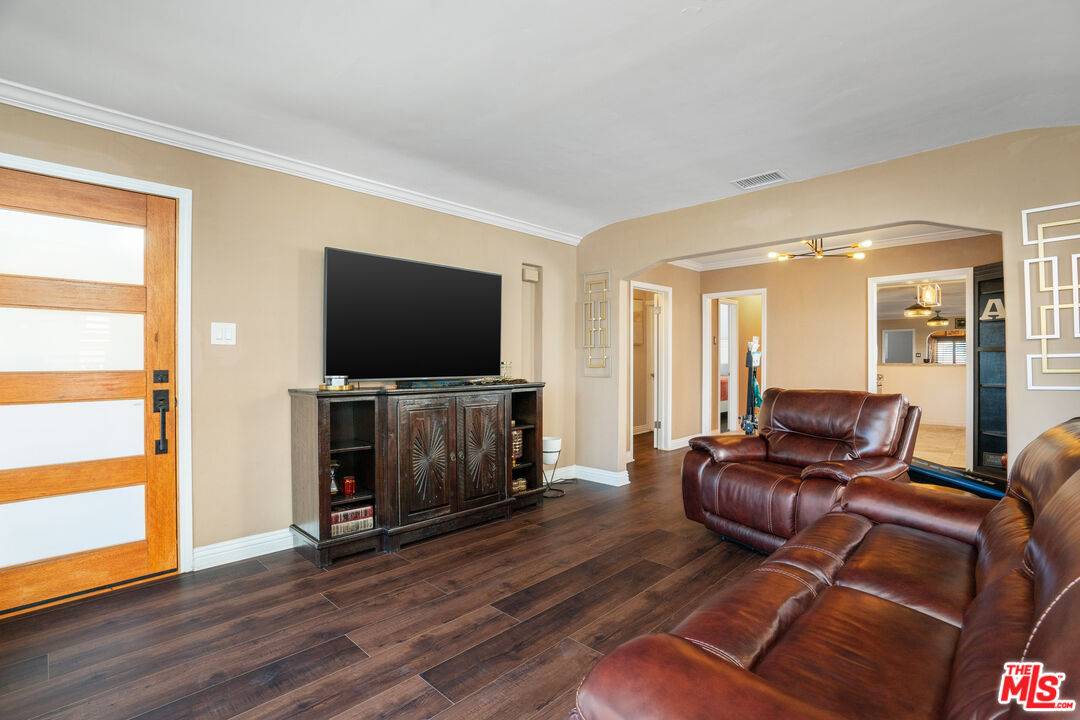 Los Angeles, CA 90047,7815 S Halldale Ave