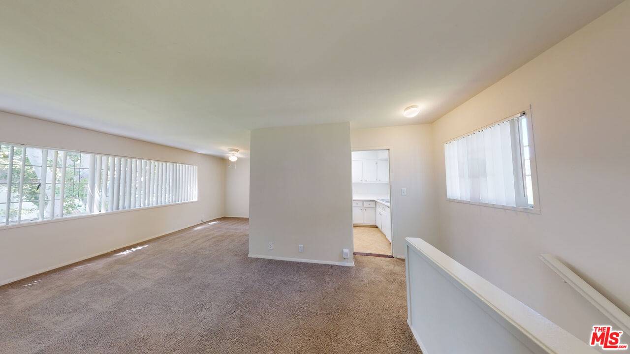 Los Angeles, CA 90036,6200 W 3RD ST #27A31