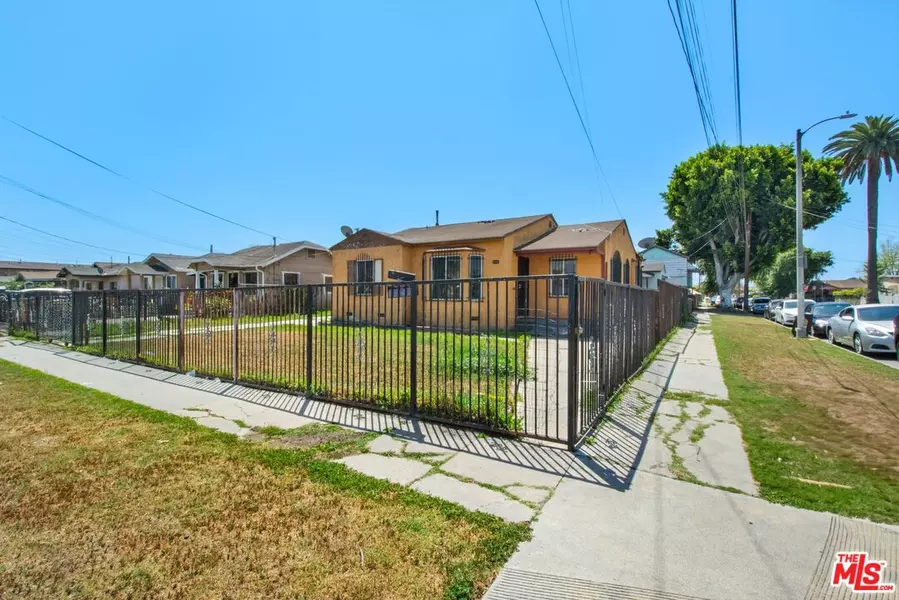 160 W 102nd St, Los Angeles, CA 90003