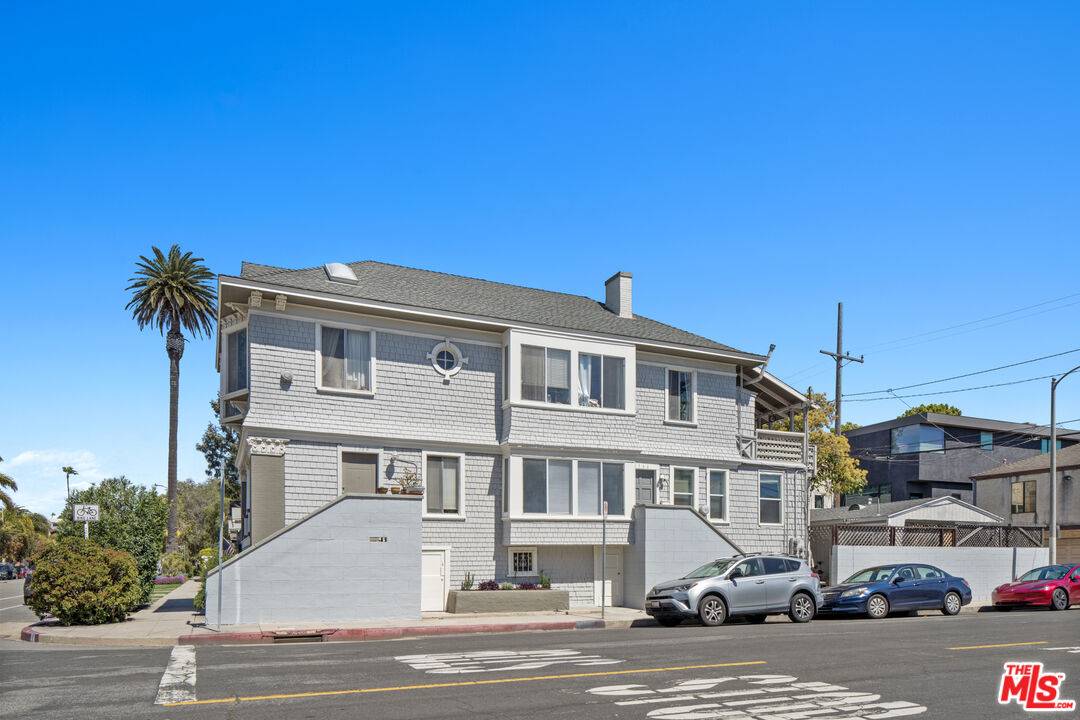 Venice, CA 90291,1366 Riviera Ave