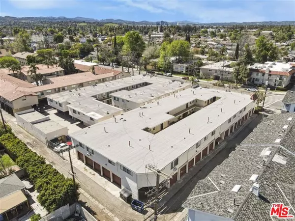 Reseda, CA 91335,7356 Corbin Ave