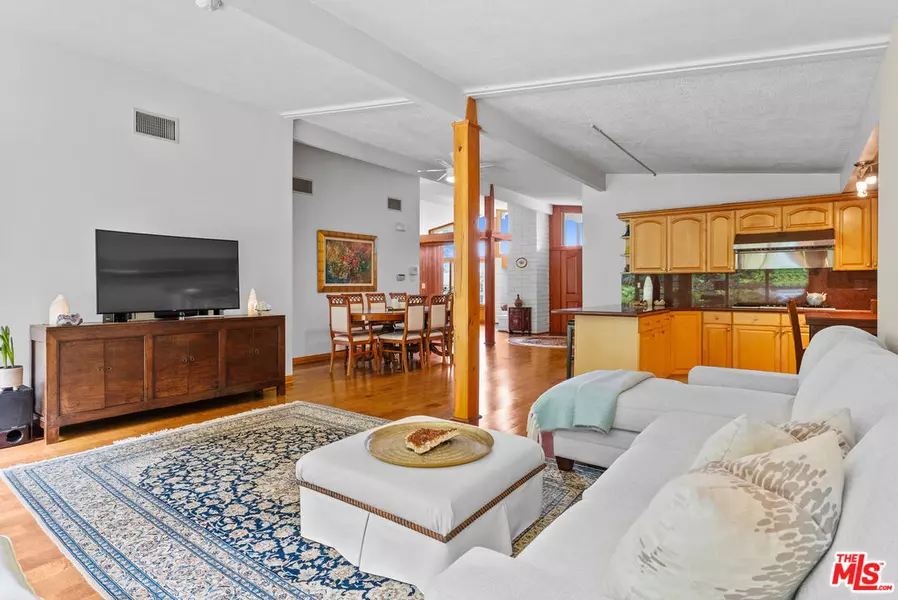 3447 Vista Haven Rd, Sherman Oaks, CA 91403