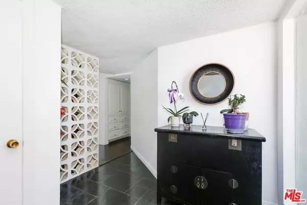 Altadena, CA 91001,3526 Loma View Dr