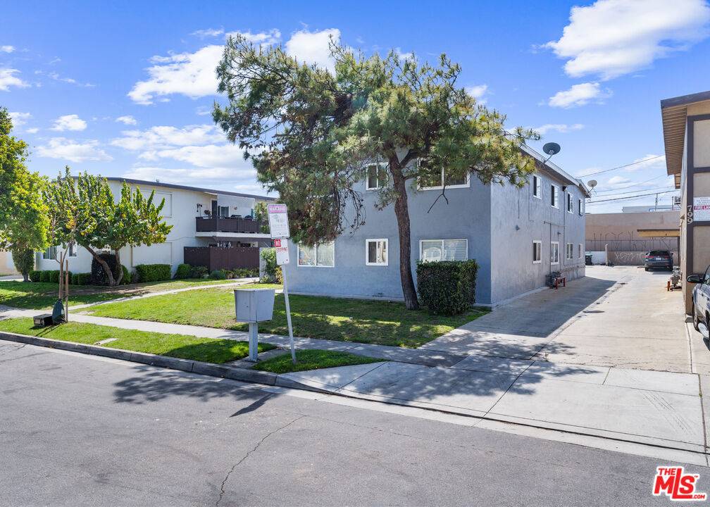 795 Shalimar Dr, Costa Mesa, CA 92627