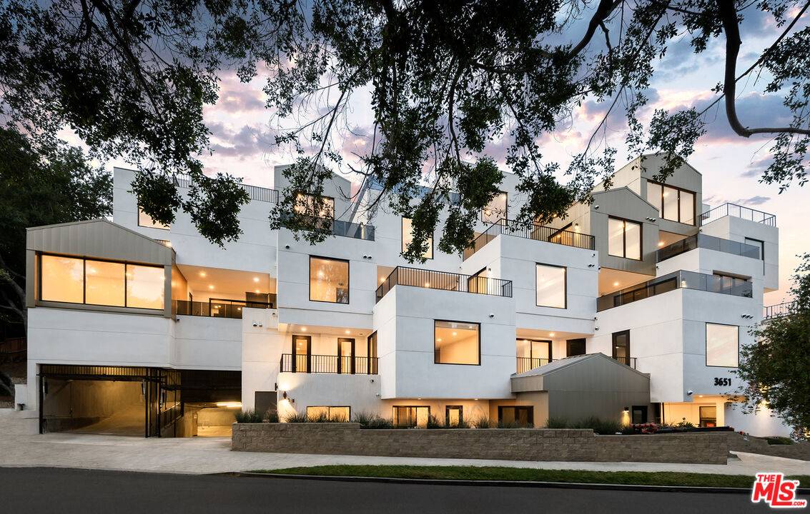 3651 Regal Pl #506, Los Angeles, CA 90068