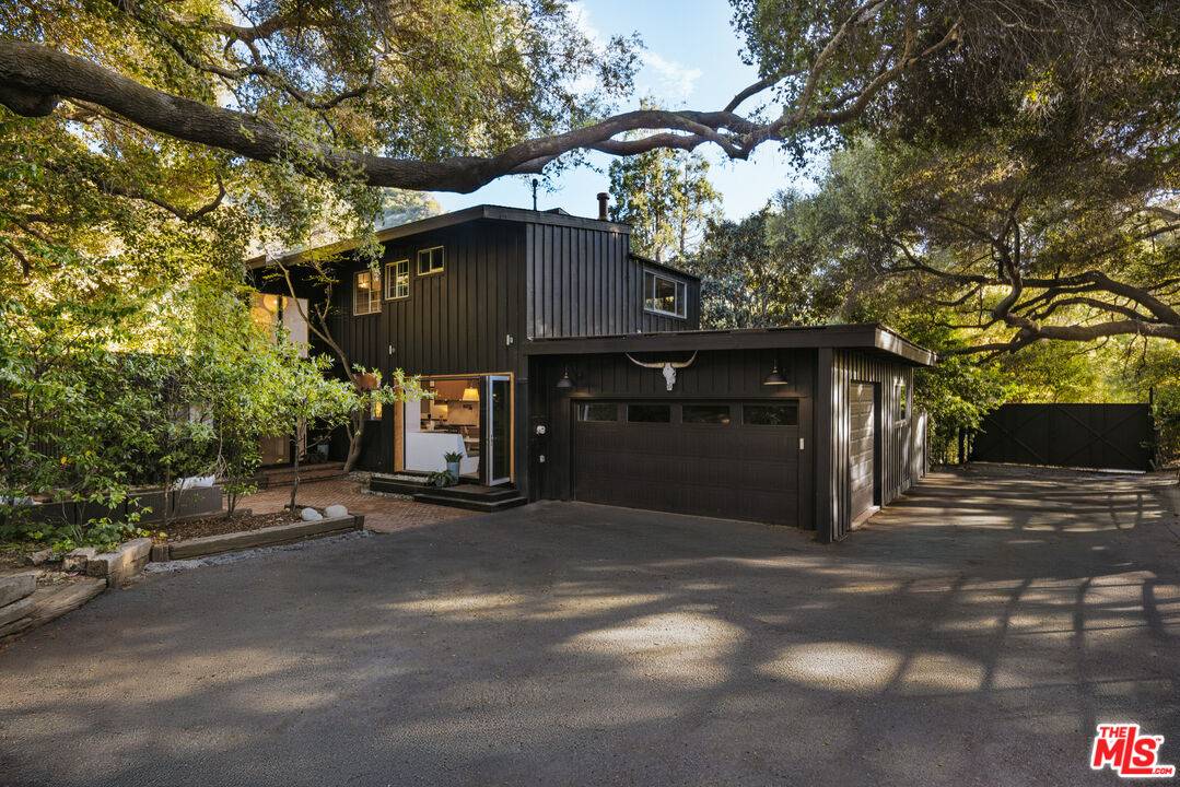 Calabasas, CA 91302,551 Mountain Green Dr