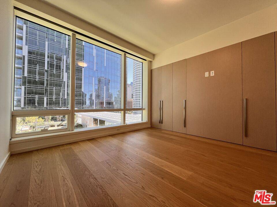 877 Francisco St #1003, Los Angeles, CA 90017