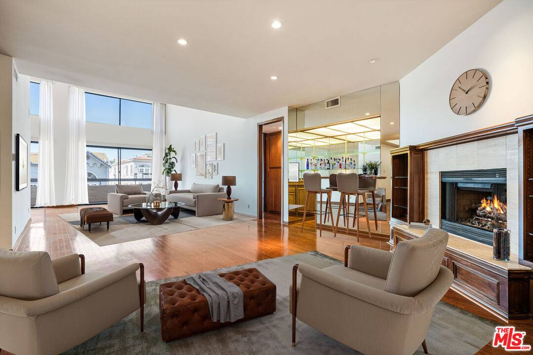 1432 Camden Ave #301, Los Angeles, CA 90025